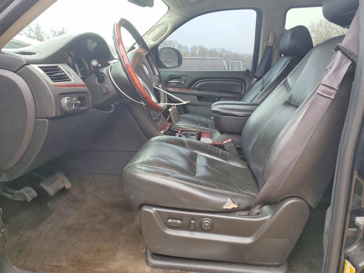 2011 Cadillac Escalade VIN 1GYS4AEF6BR324031 photo 7