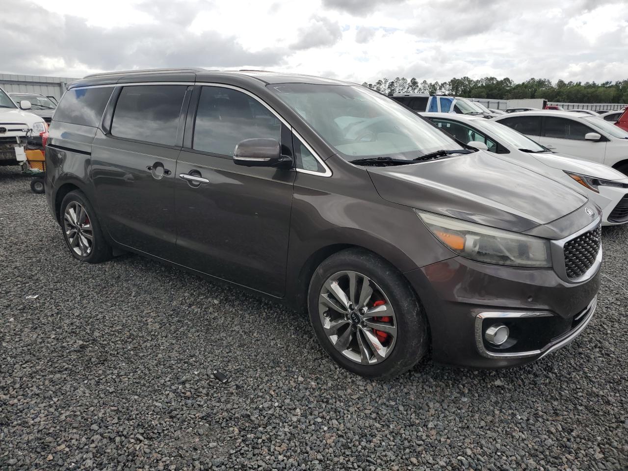 2015 Kia SEDONA VIN KNDME5C1XF6026910 photo 4