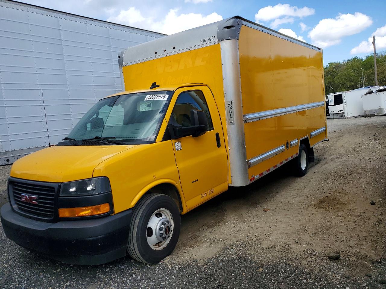 2021 GMC Savana VIN 7GZ37TC75MN005581 photo 1