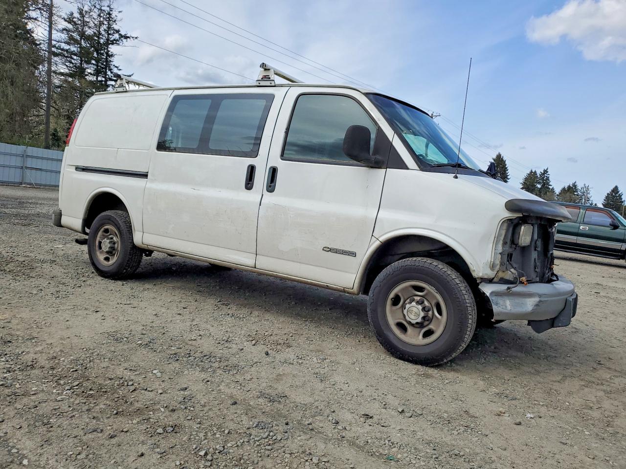 2002 CHEV Express VIN 1GCGG25RX21175754 photo 4
