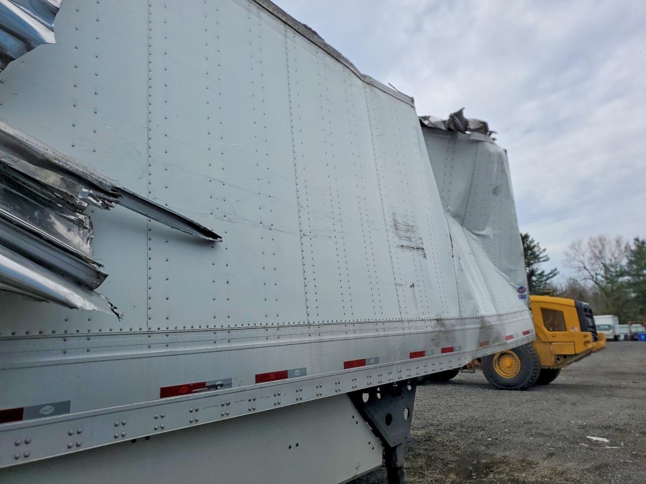 2023 UTILITY Utility tr VIN 1UYVS2537P7889901 photo 5