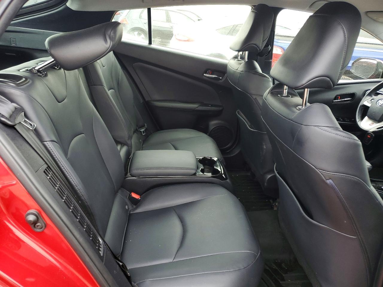 2018 Toyota Prius VIN JTDKARFP1J3070301 photo 10