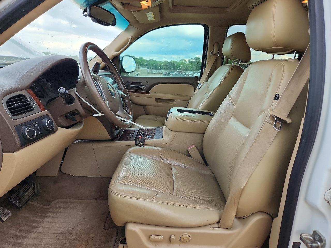 2013 Chevrolet Suburban VIN 1GNSKKE79DR166448 photo 7