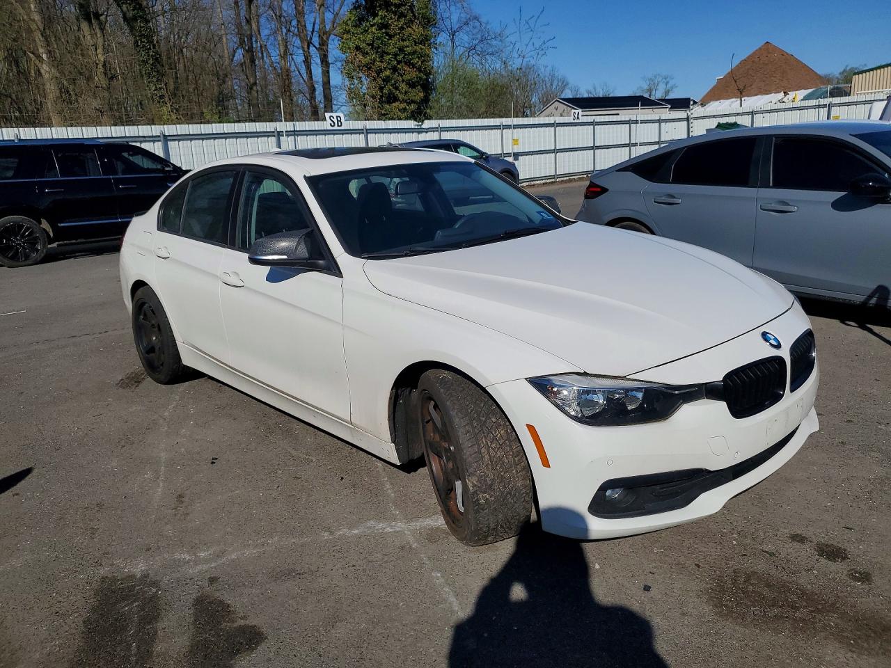 2016 BMW 3 series VIN WBA8E5G58GNT40221 photo 4