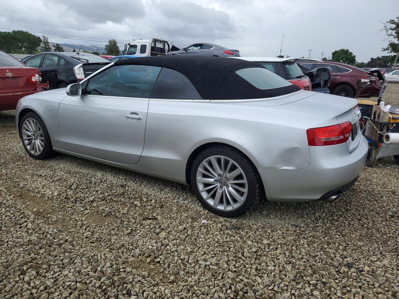 2012 Audi A5 VIN WAULFAFH9CN000484 photo 2