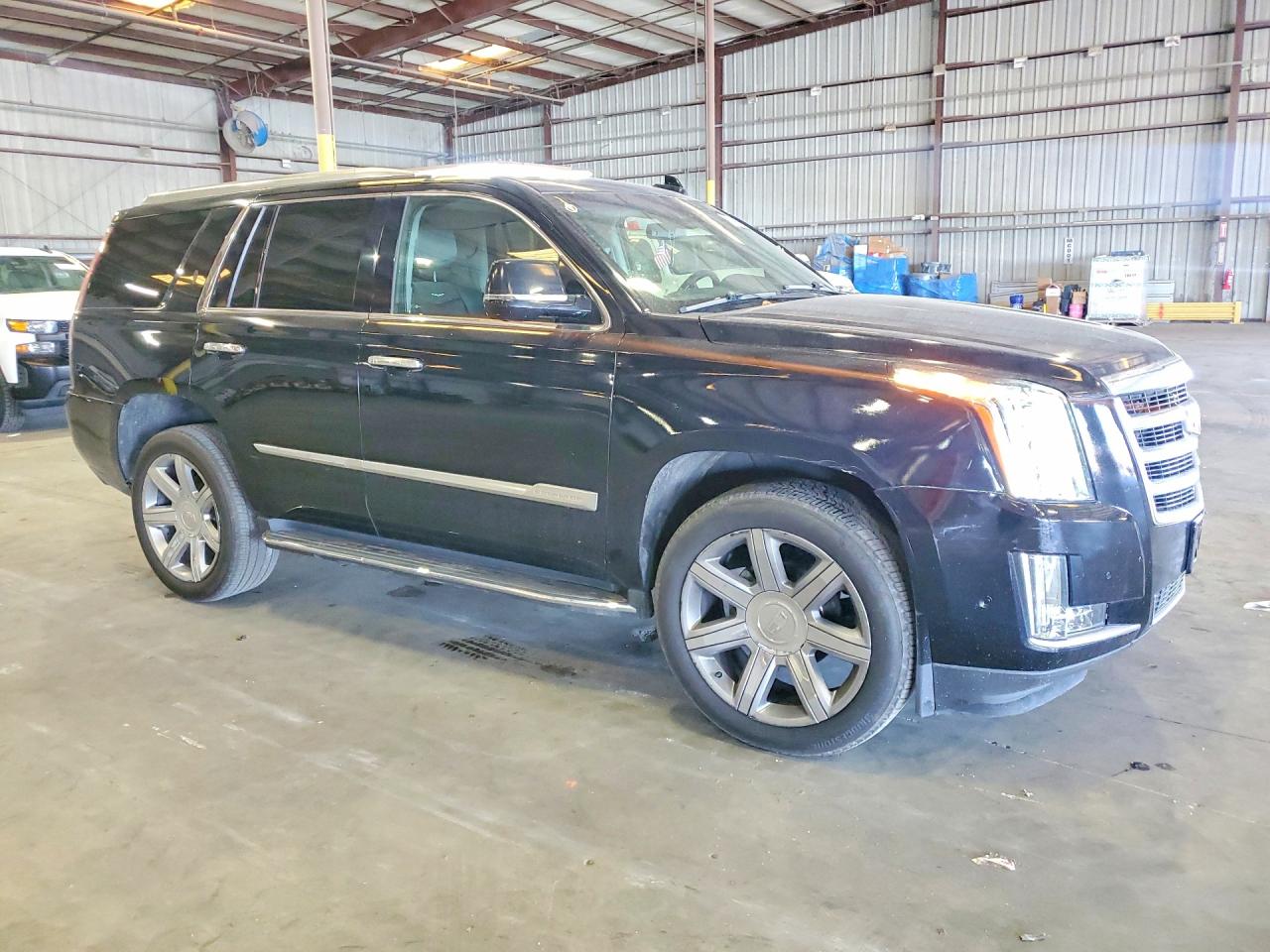 2018 Cadillac Escalade VIN 1GYS4BKJ7JR395770 photo 4