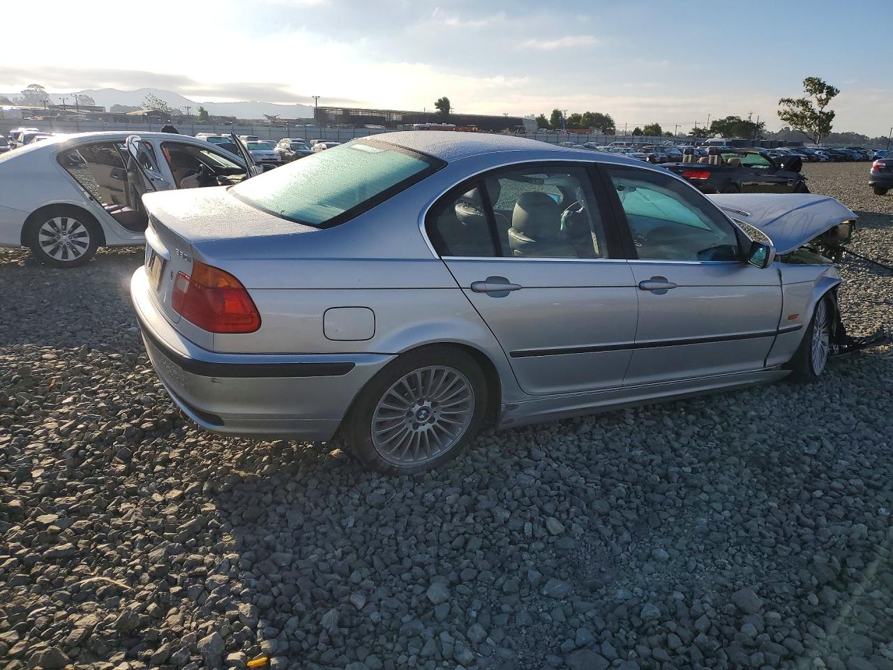 2001 BMW 3 series VIN WBAAV53481FJ64299 photo 3