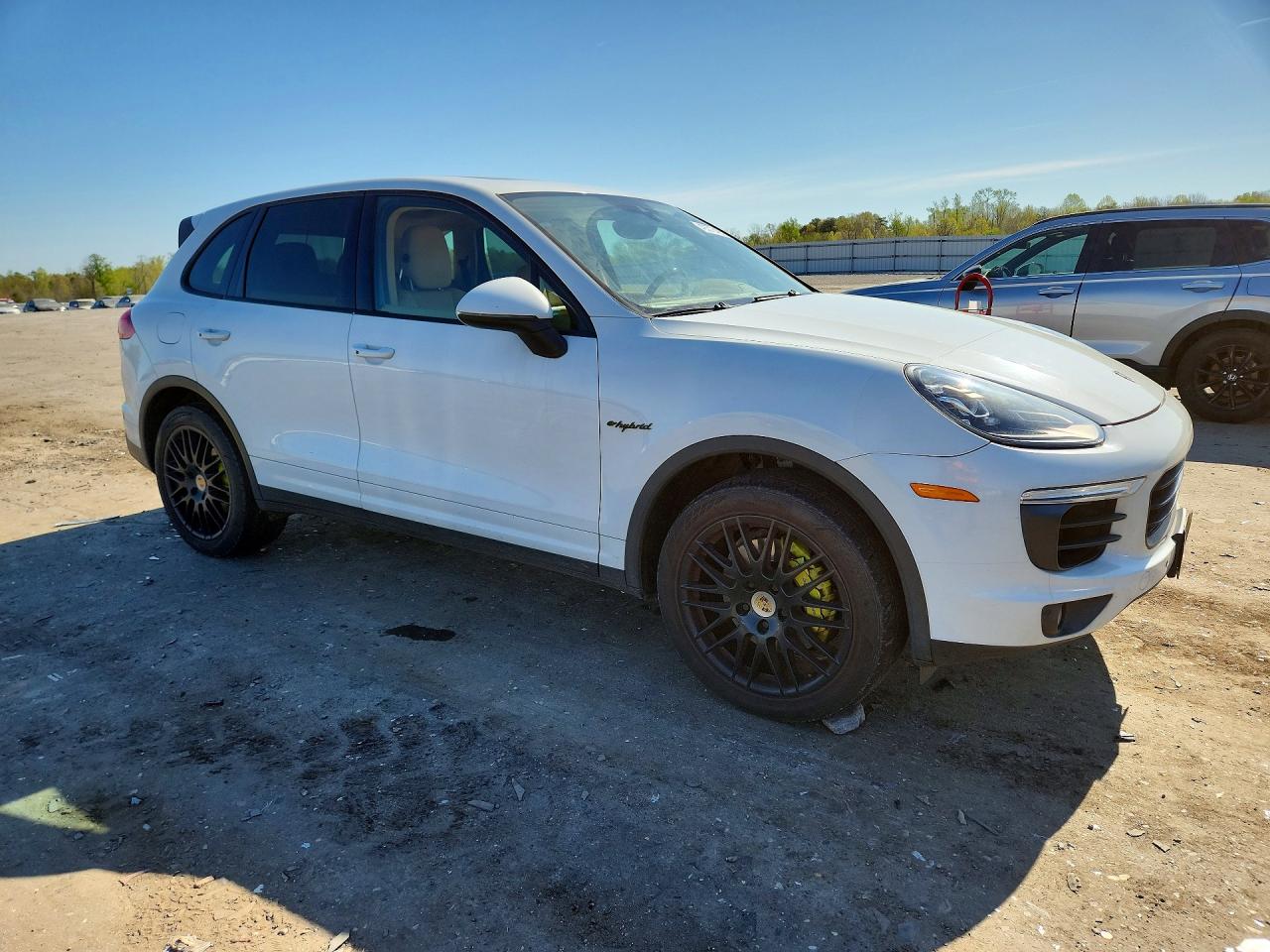 2015 Porsche Cayenne VIN WP1AE2A24FLA53534 photo 4