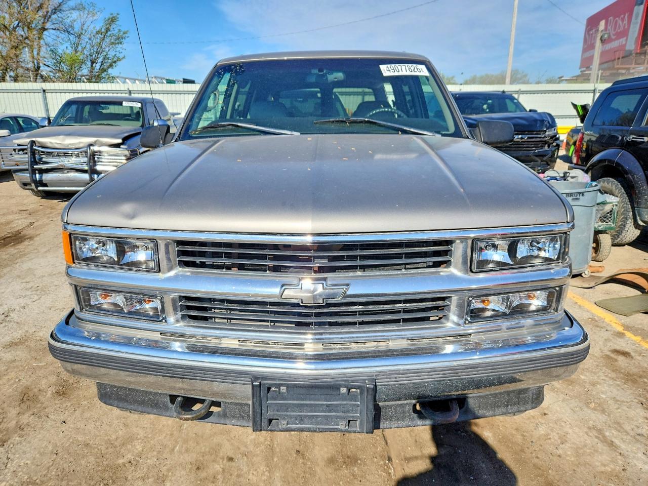 1999 Chevrolet Tahoe VIN 1GNEK13R4XR102284 photo 5