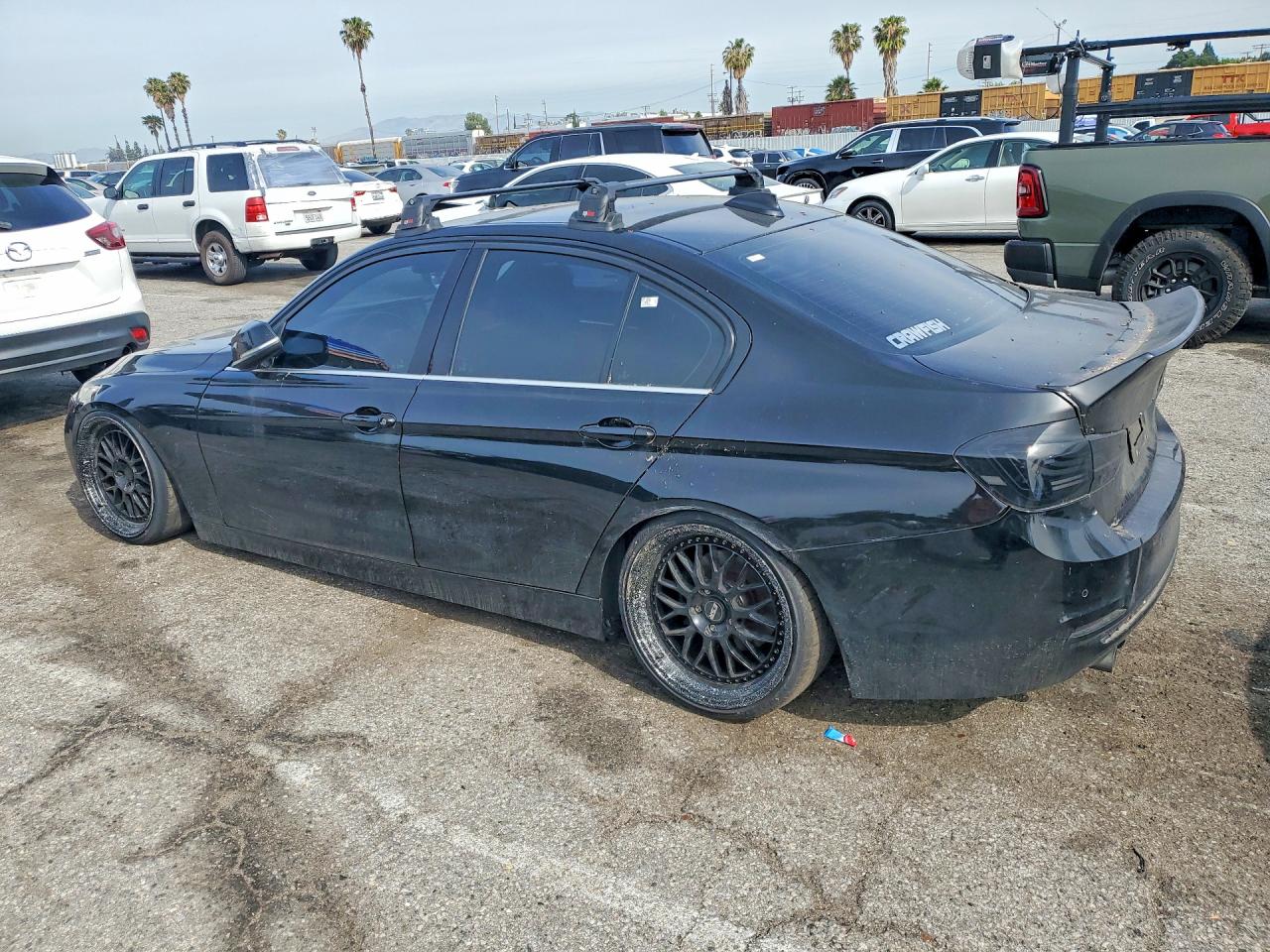 2017 BMW 3 series VIN WBA8E5C57HK388835 photo 2