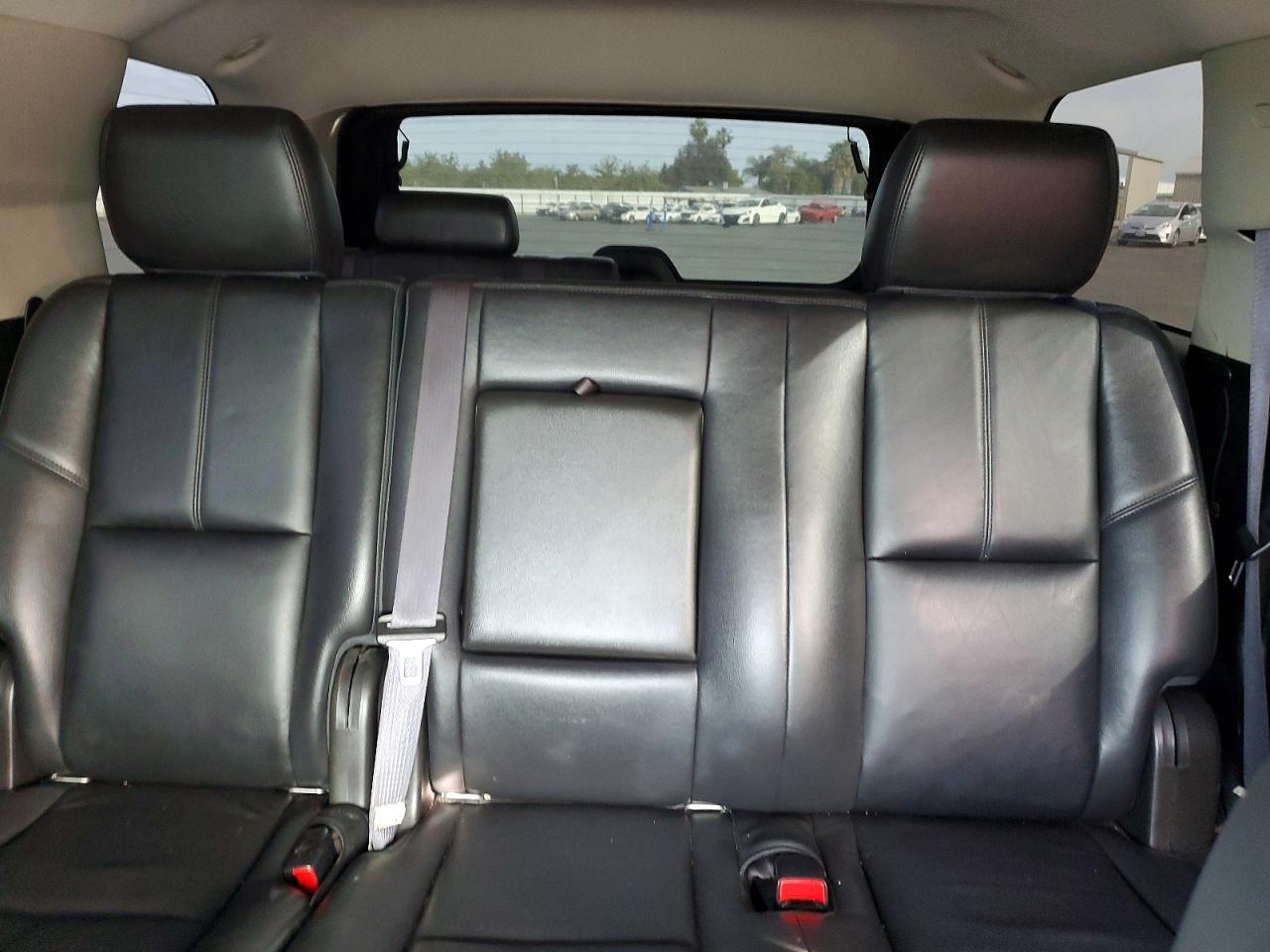 2014 Chevrolet Tahoe VIN 1GNSCBE02ER248149 photo 10
