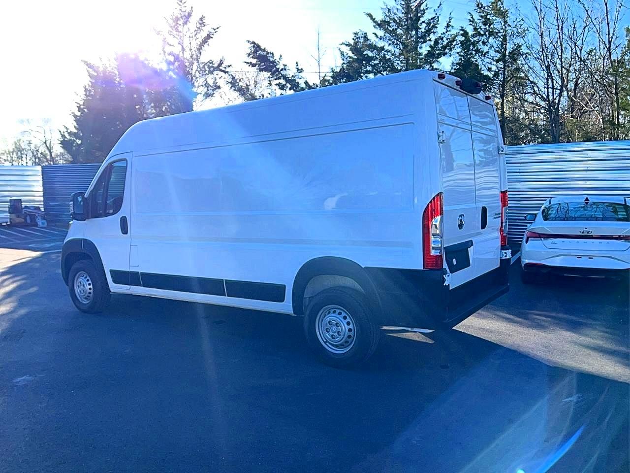2025 Ram Promaster VIN 3C6MRVHG4SE549112 photo 3