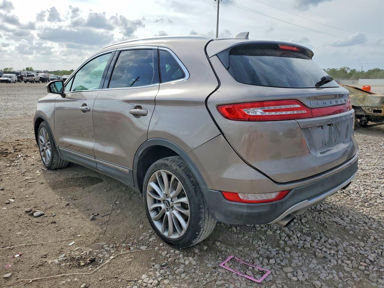 2018 Lincoln Mkc VIN 5LMCJ3C96JUL18679 photo 2