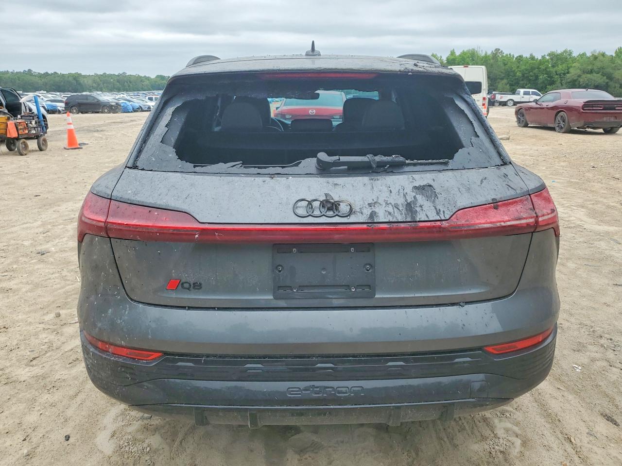 2024 Audi Q8 e-tron VIN WA16AAGEXRB012389 photo 6