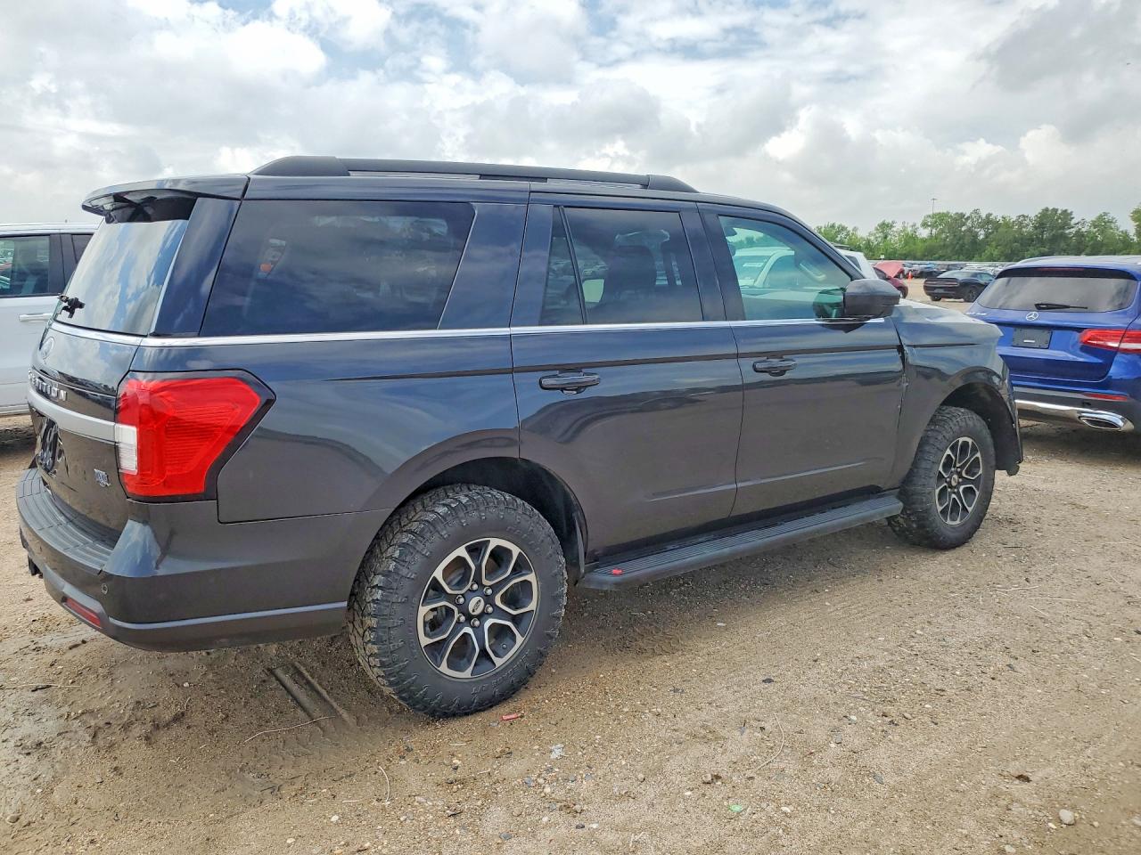 2023 Ford Expedition VIN 1FMJU1H8XPEA52267 photo 3