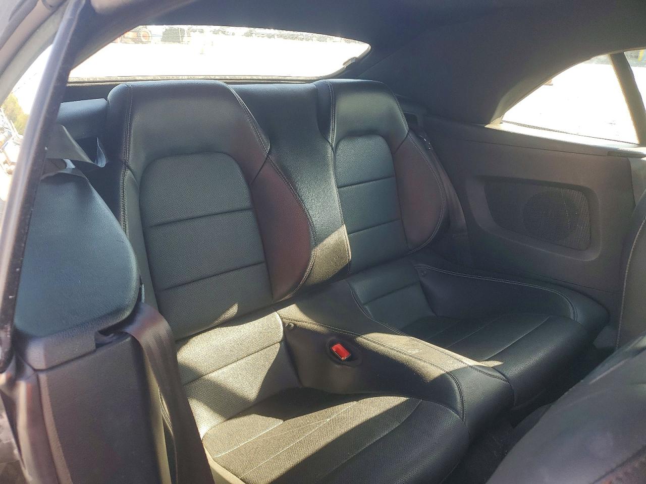 2019 Ford Mustang VIN 1FATP8UH3K5106512 photo 10