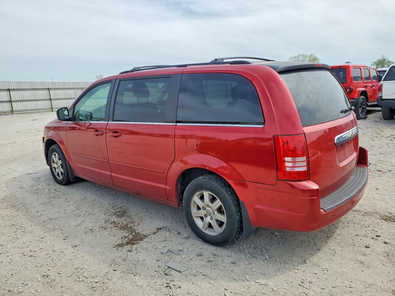 2008 Chrysler Minivan VIN 2A8HR54P48R682453 photo 2