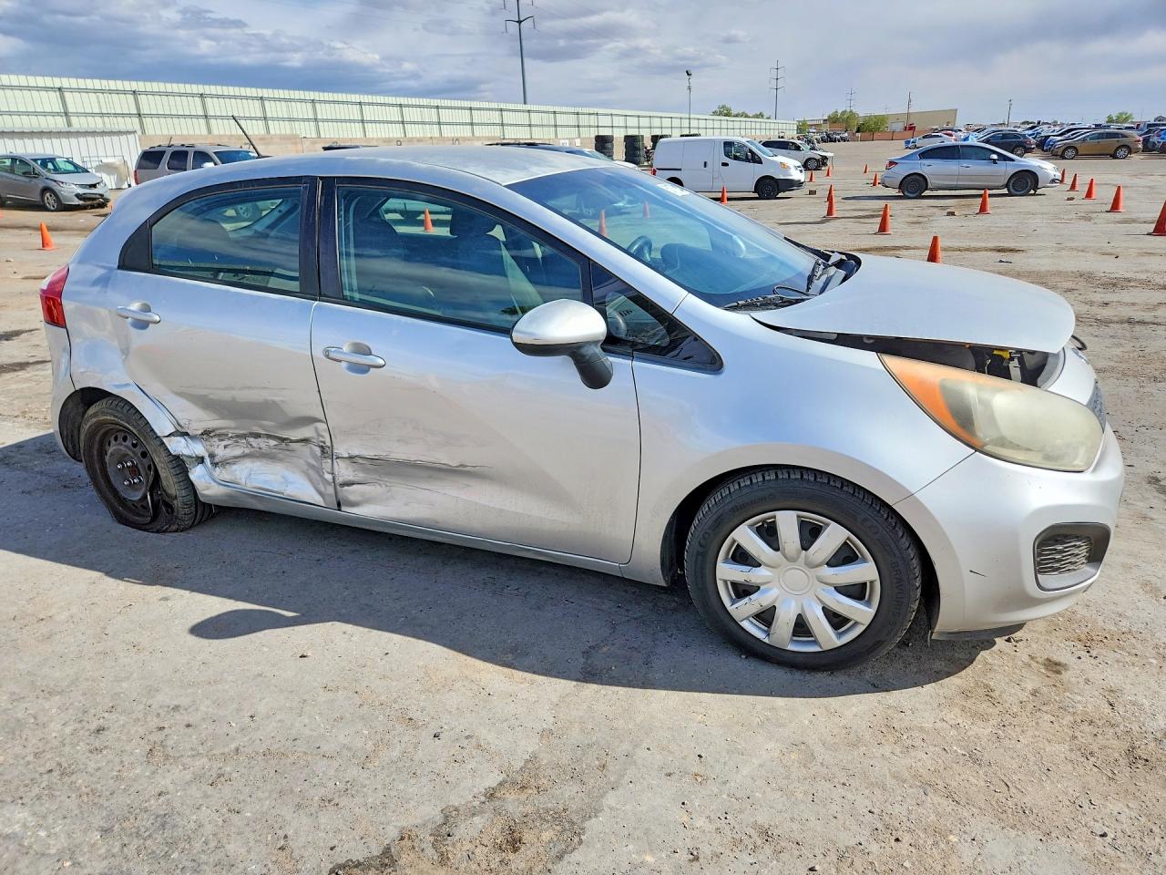 2015 Kia Rio VIN KNADM5A38F6518162 photo 4