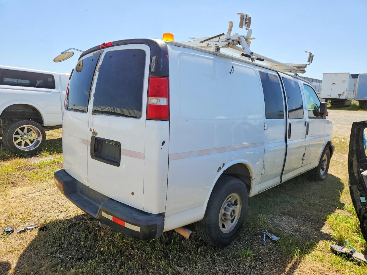 2008 GMC Savana VIN 1GTGG25CX81182384 photo 3