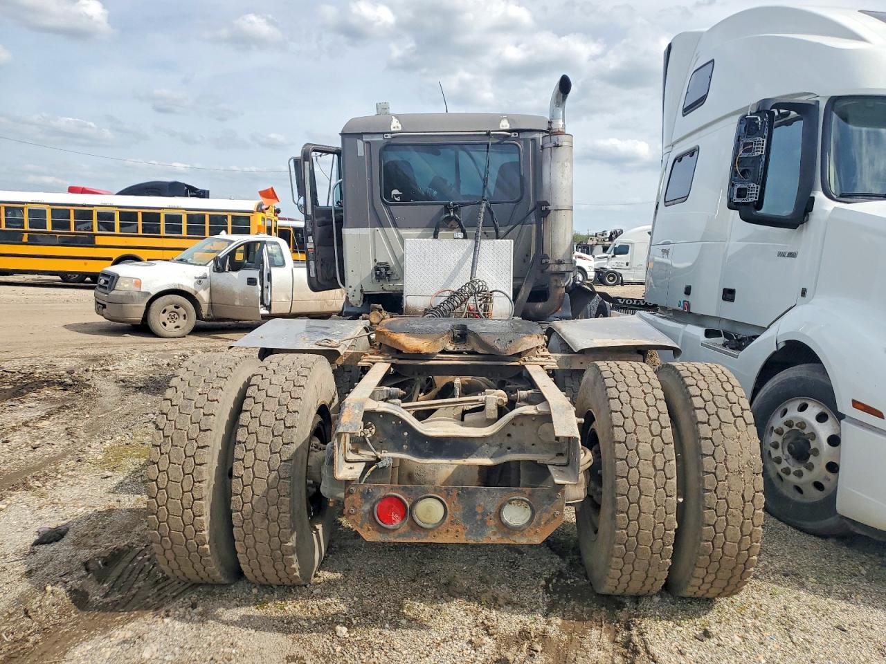 2001 MACK All other VIN 1M1AA13YX1W141536 photo 6