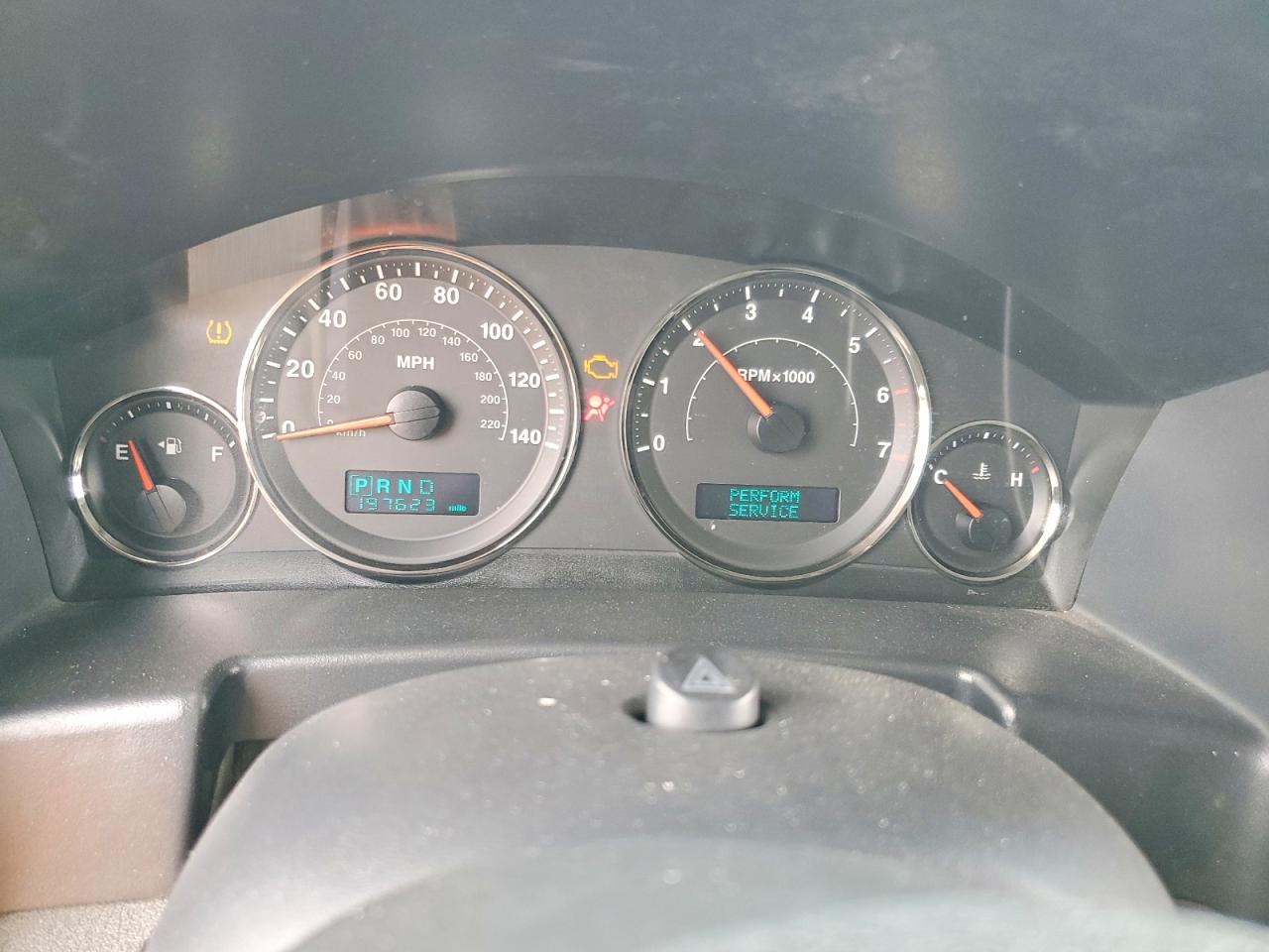 2006 Jeep Commander VIN 1J8HH48NX6C253619 photo 9