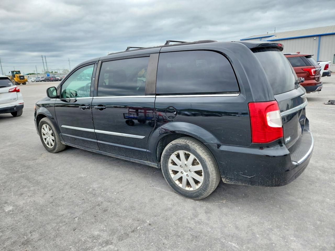 2015 Chrysler Minivan VIN 2C4RC1BG8FR578716 photo 2
