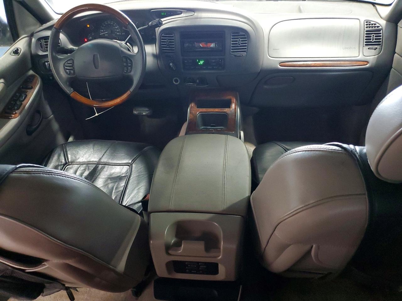 2001 LINCOLN Navigator VIN 5LMFU28AX1LJ02504 photo 8