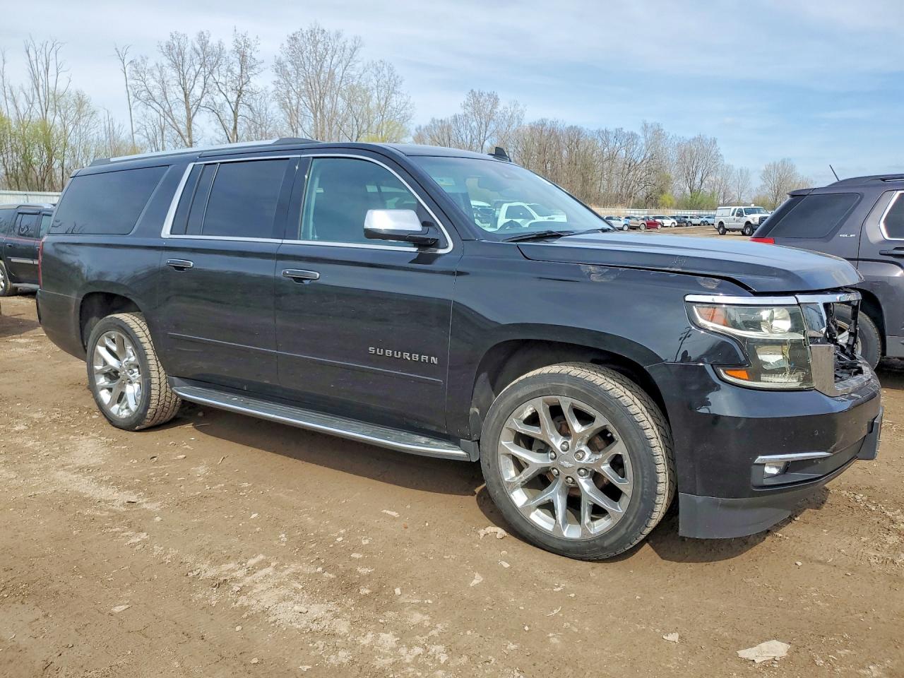 2017 Chevrolet Suburban VIN 1GNSKJKC6HR258554 photo 4