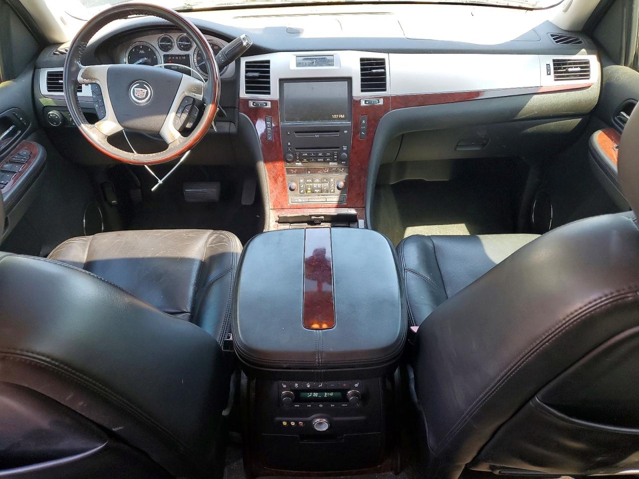 2009 Cadillac Escalade VIN 1GYFK26209R188790 photo 8