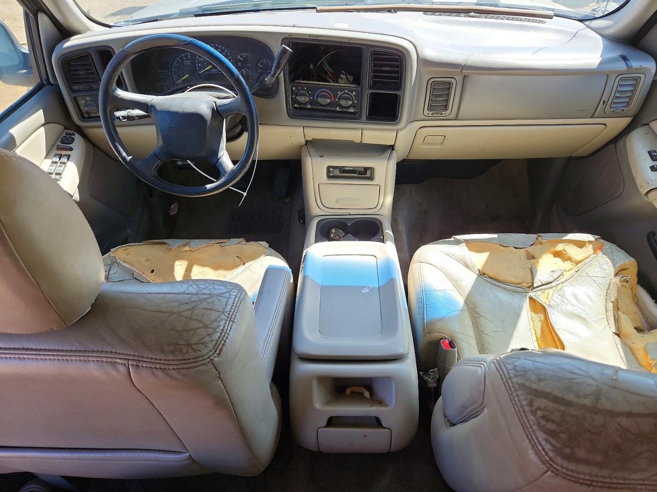2000 GMC Yukon VIN 3GKEC16T0YG201560 photo 8