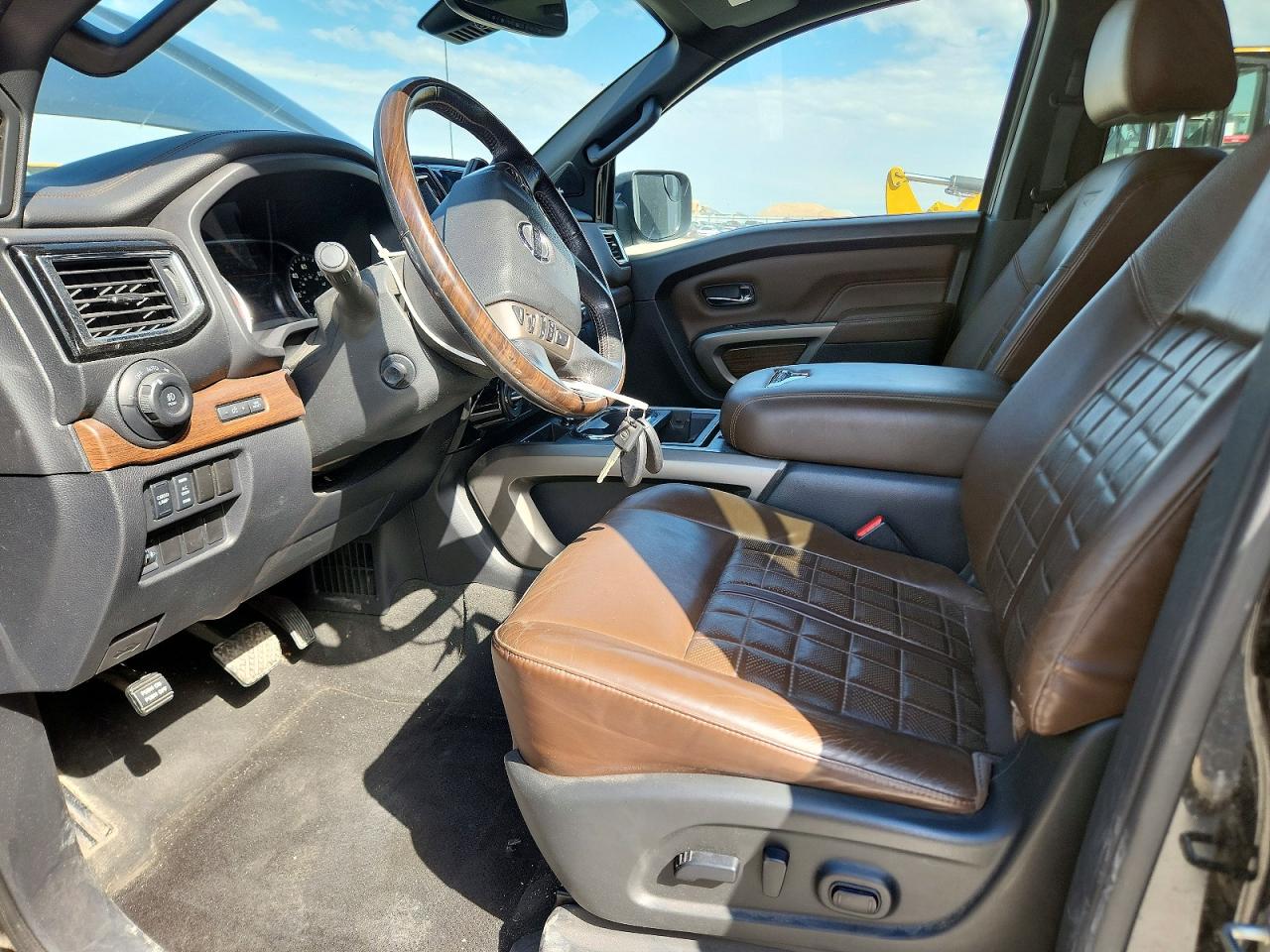 2020 Nissan TITAN VIN 1N6AA1ED8LN500480 photo 7