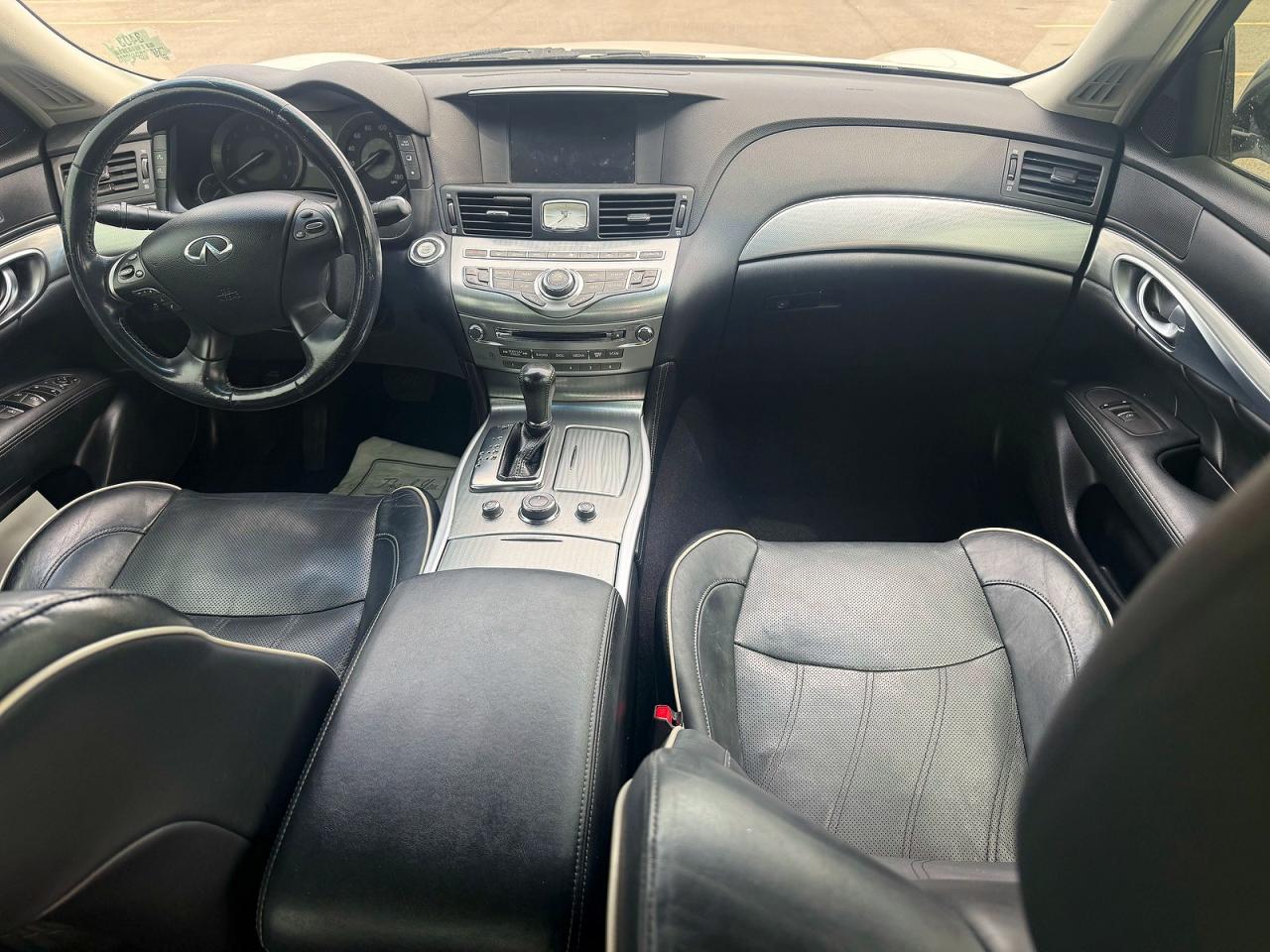 2018 Infiniti Q70 VIN JN1BY1AR2JM220919 photo 9