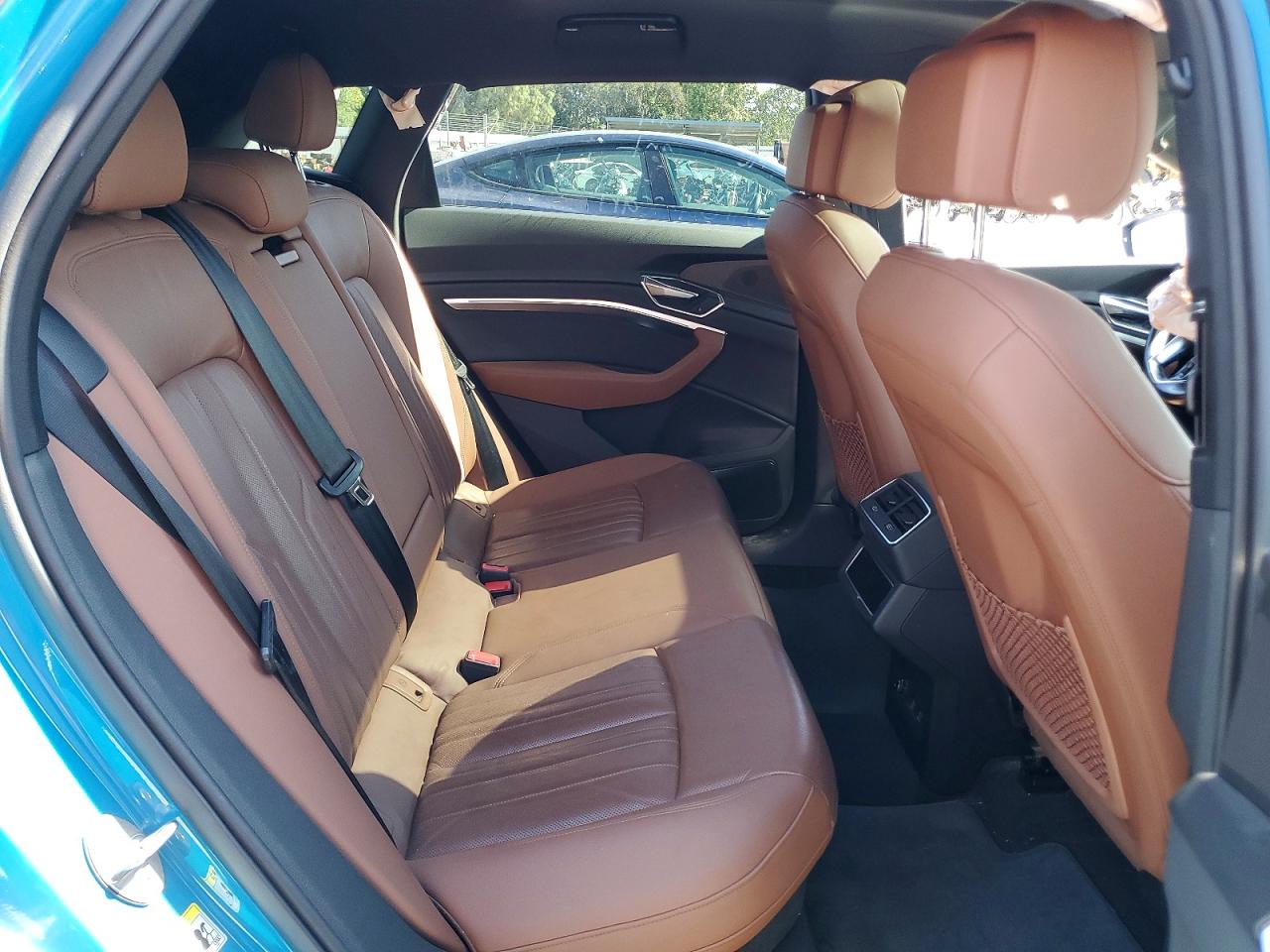 2019 Audi E-tron VIN WA1LAAGE9KB011727 photo 11