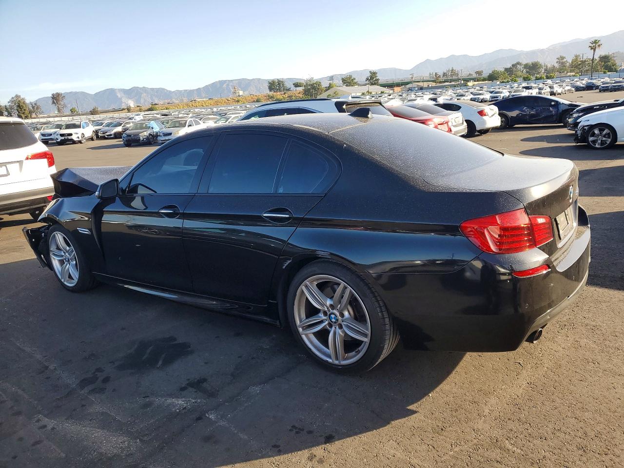 2015 BMW 5 series VIN WBA5B1C56FG127992 photo 2