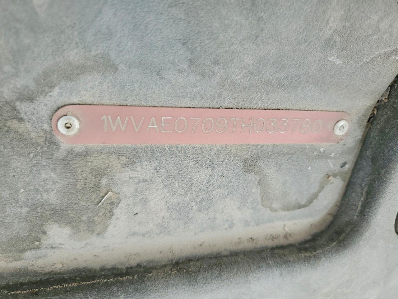 1996 WINNEBAGO All models VIN 1WVAE0709TH033780 photo 10