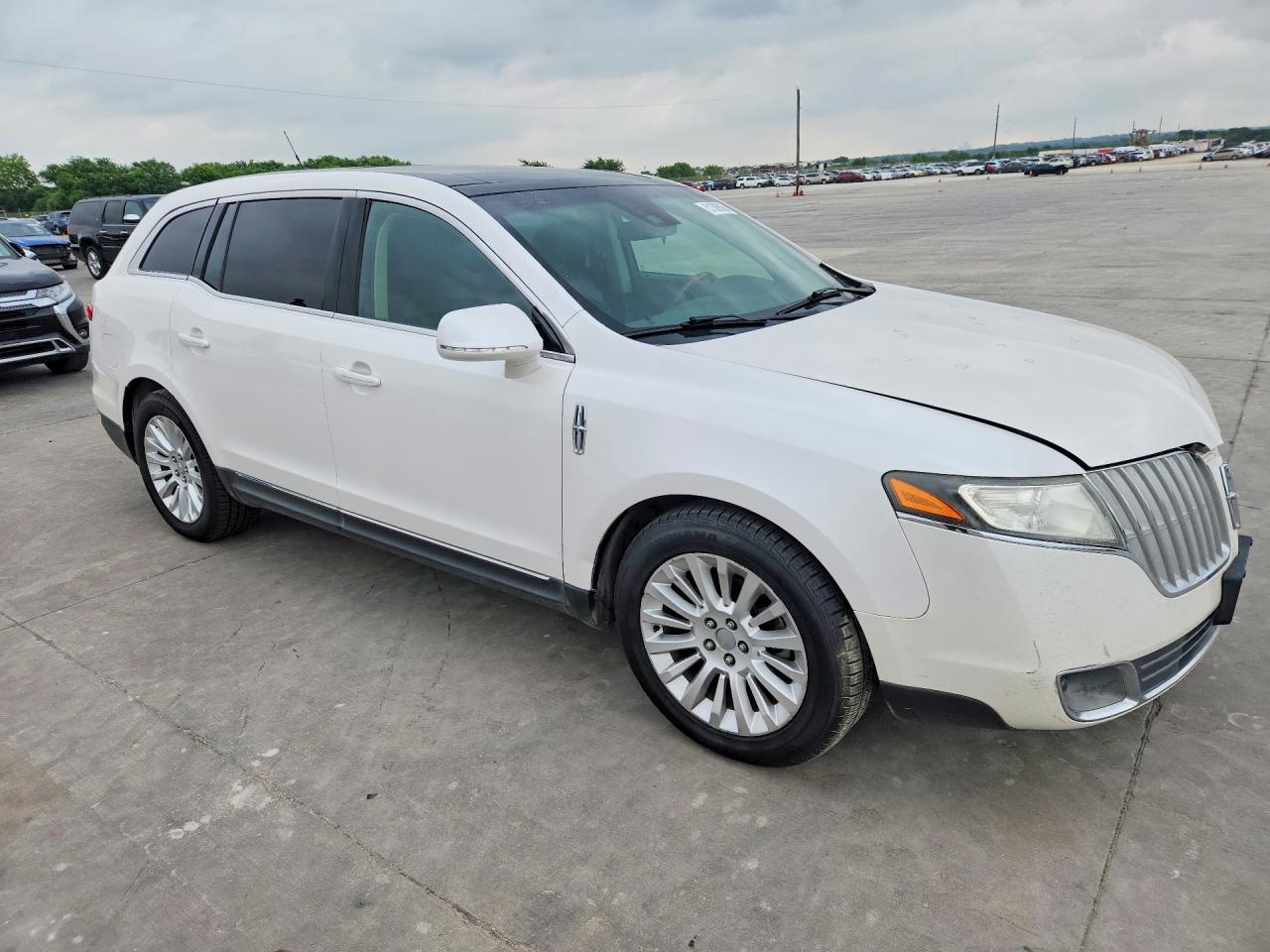 2012 Lincoln Mkt VIN 2LMHJ5AT9CBL55080 photo 4