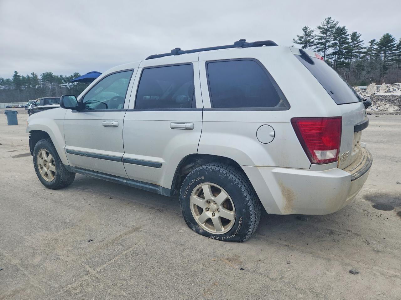 2009 JEEP Cherokee VIN 1J8GR48K29C512879 photo 2
