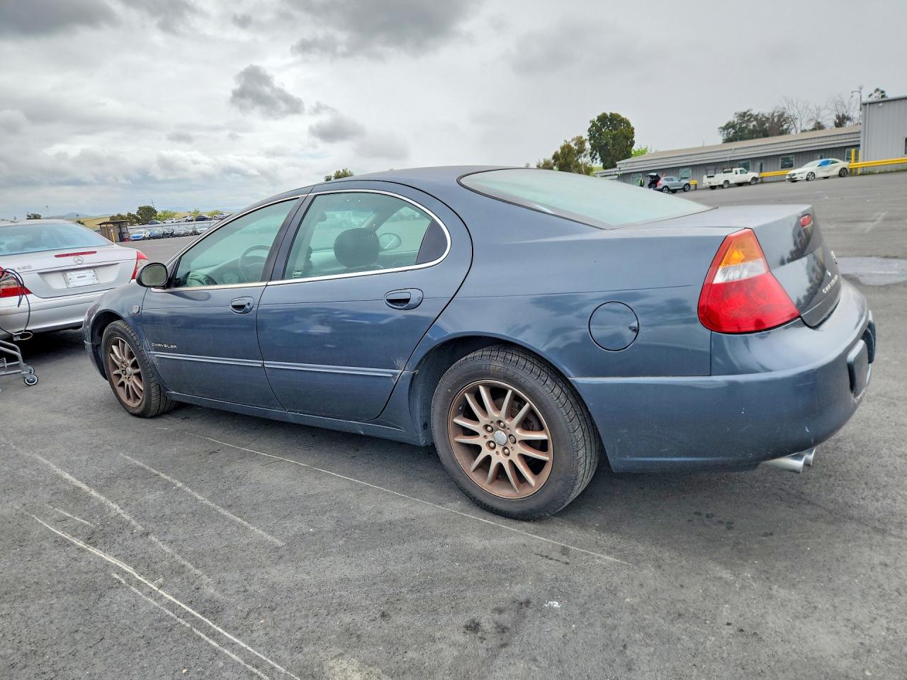 2001 Chrysler 300 VIN 2C3AE66G91H642716 photo 2