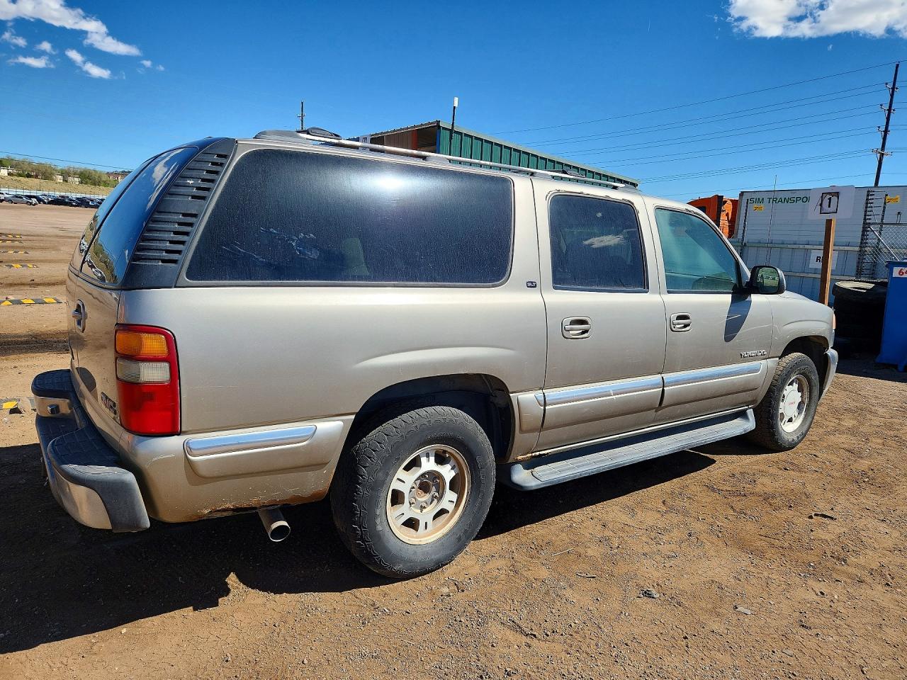 2000 GMC Yukon VIN 3GKEC16T0YG201560 photo 3