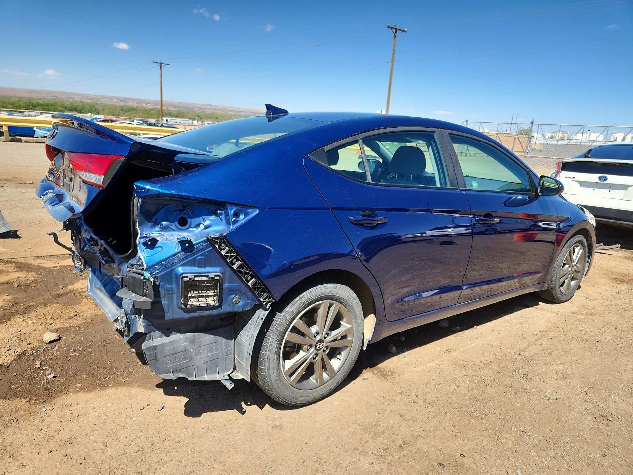 2018 Elantra VIN 5NPD84LF0JH295686 photo 3