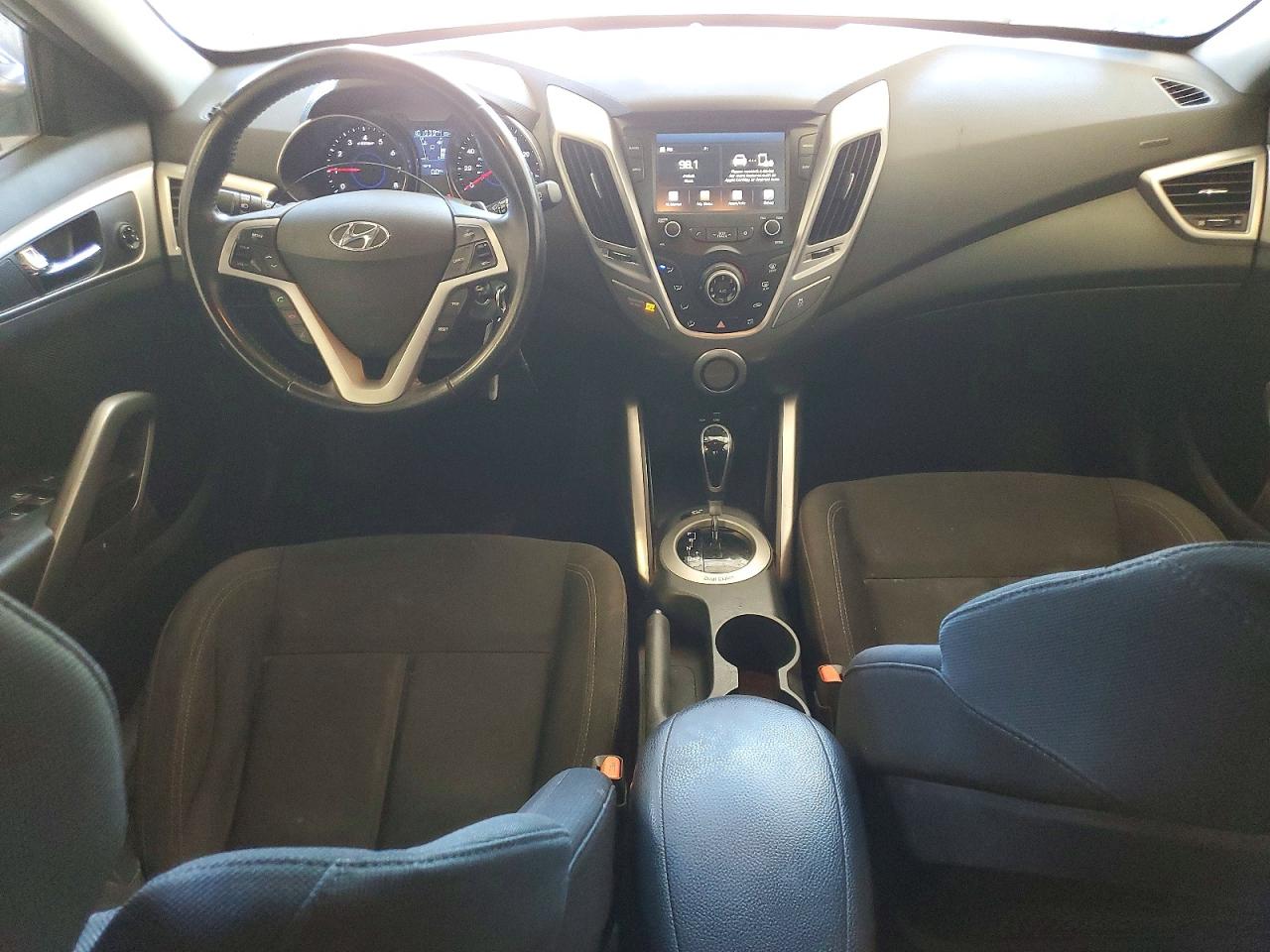 2017 Hyundai Veloster VIN KMHTC6AD7HU306539 photo 8