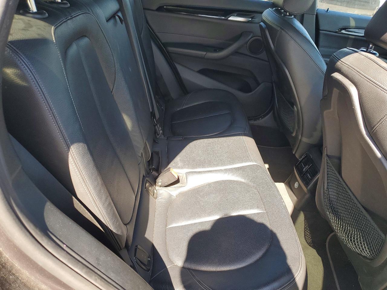 2018 BMW X1 VIN WBXHT3C3XJ5K23316 photo 11