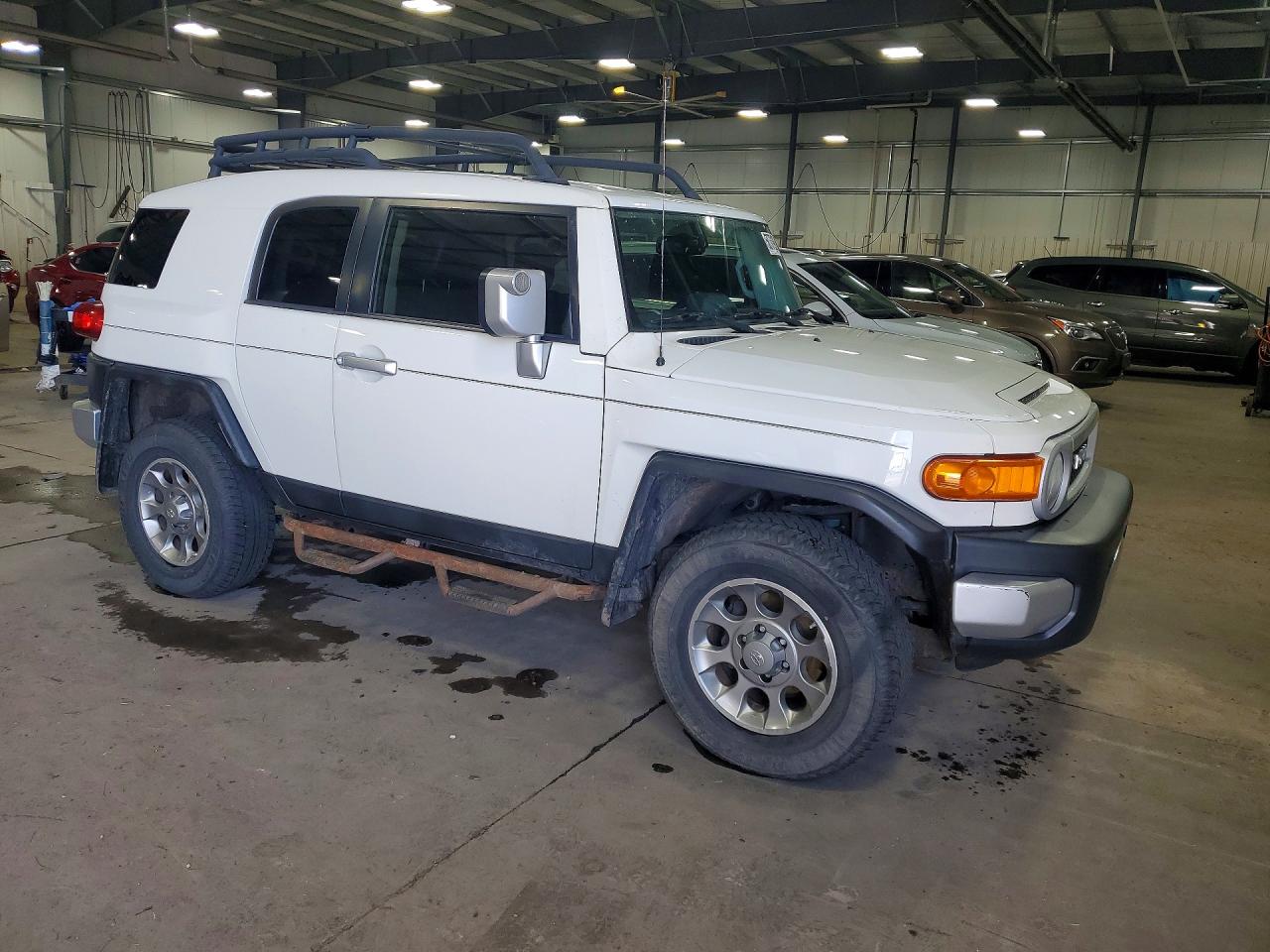 2013 Toyota Fj cruiser VIN JTEBU4BF1DK167530 photo 4