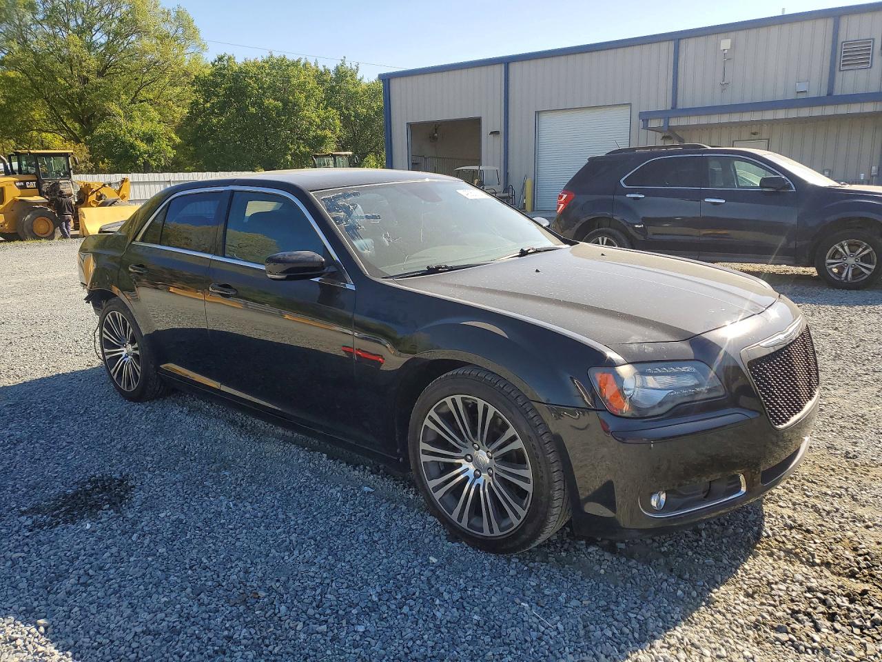 2012 Chrysler 300 VIN 2C3CCADT4CH146582 photo 4