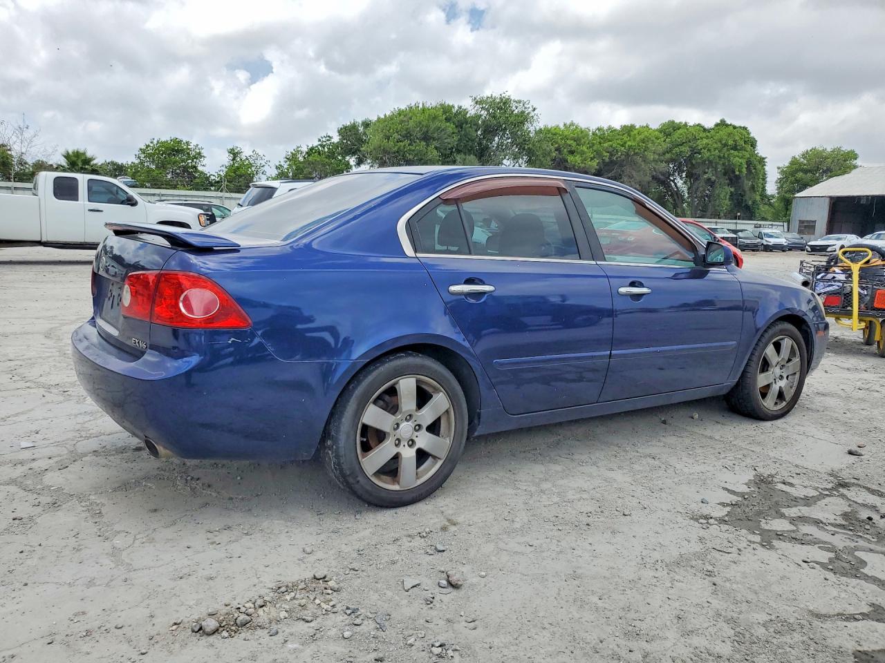2007 Kia Optima VIN KNAGE124375126093 photo 3