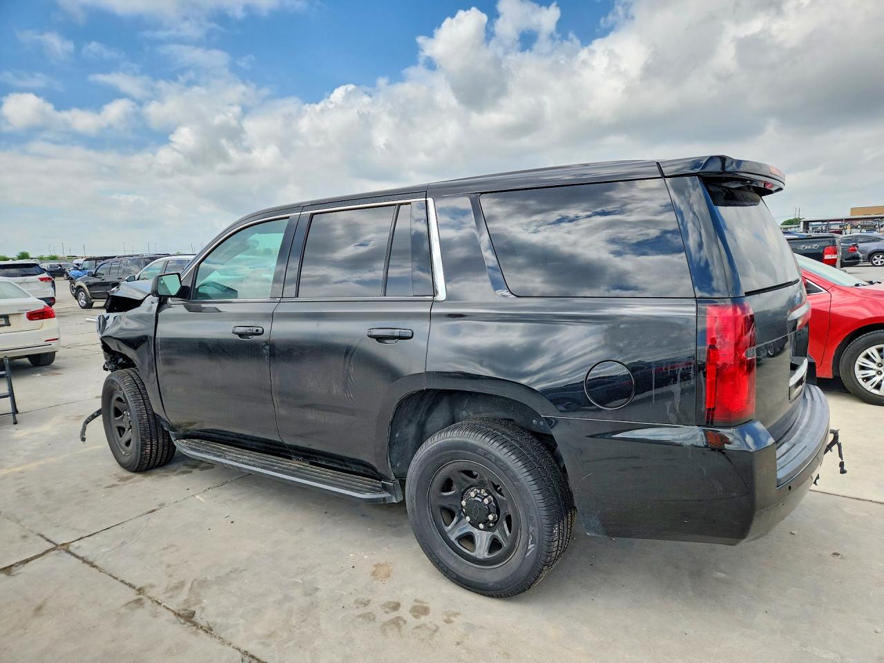 2020 Chevrolet Tahoe VIN 1GNLCDECXLR239478 photo 2