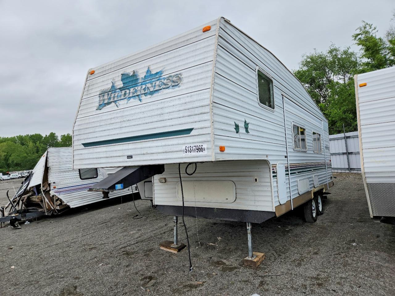 2003 FLEETWOOD All models VIN 1ED5H262234279487 photo 2