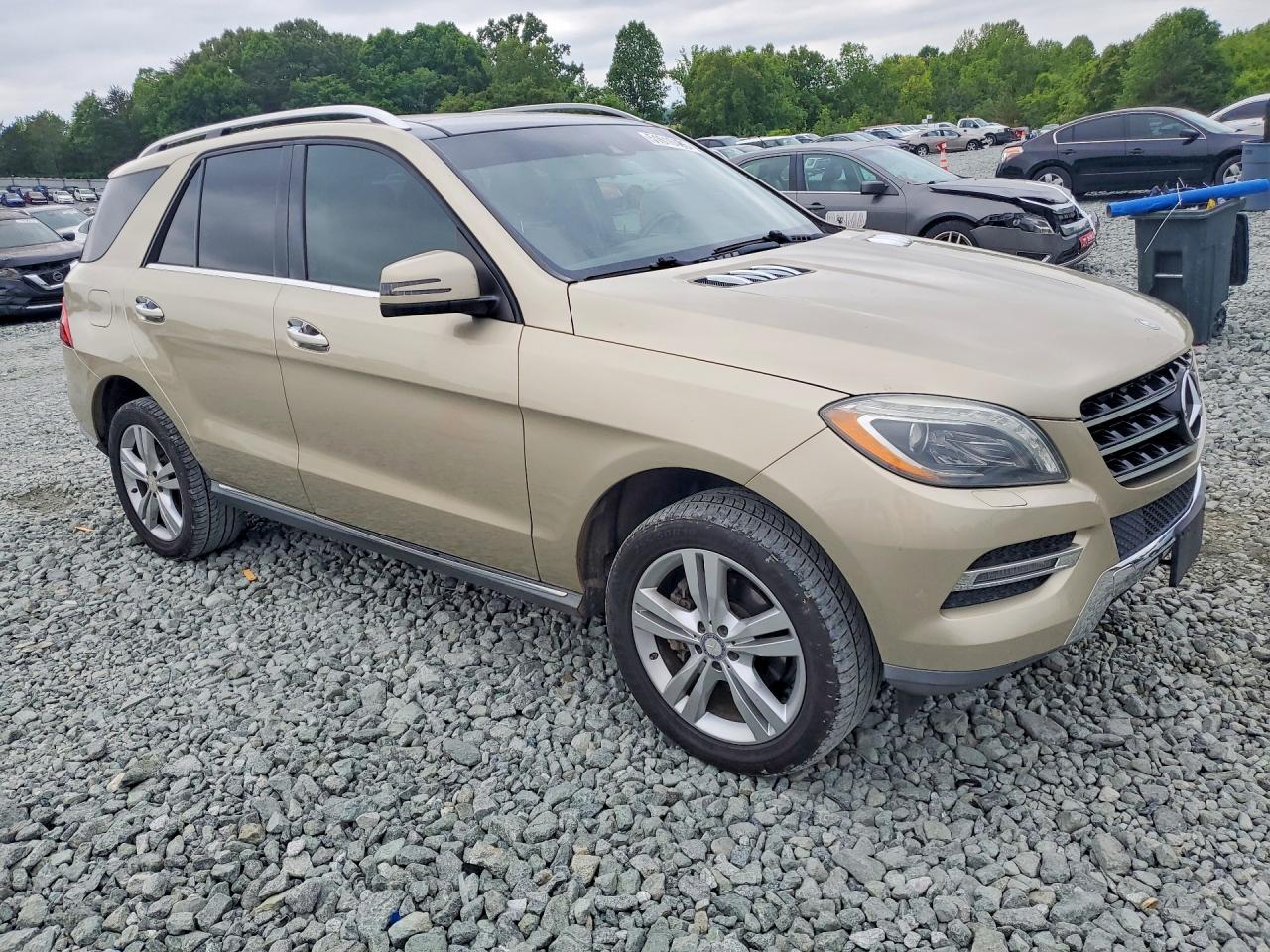 2013 Mercedes-Benz M-class VIN 4JGDA2EB4DA200430 photo 4