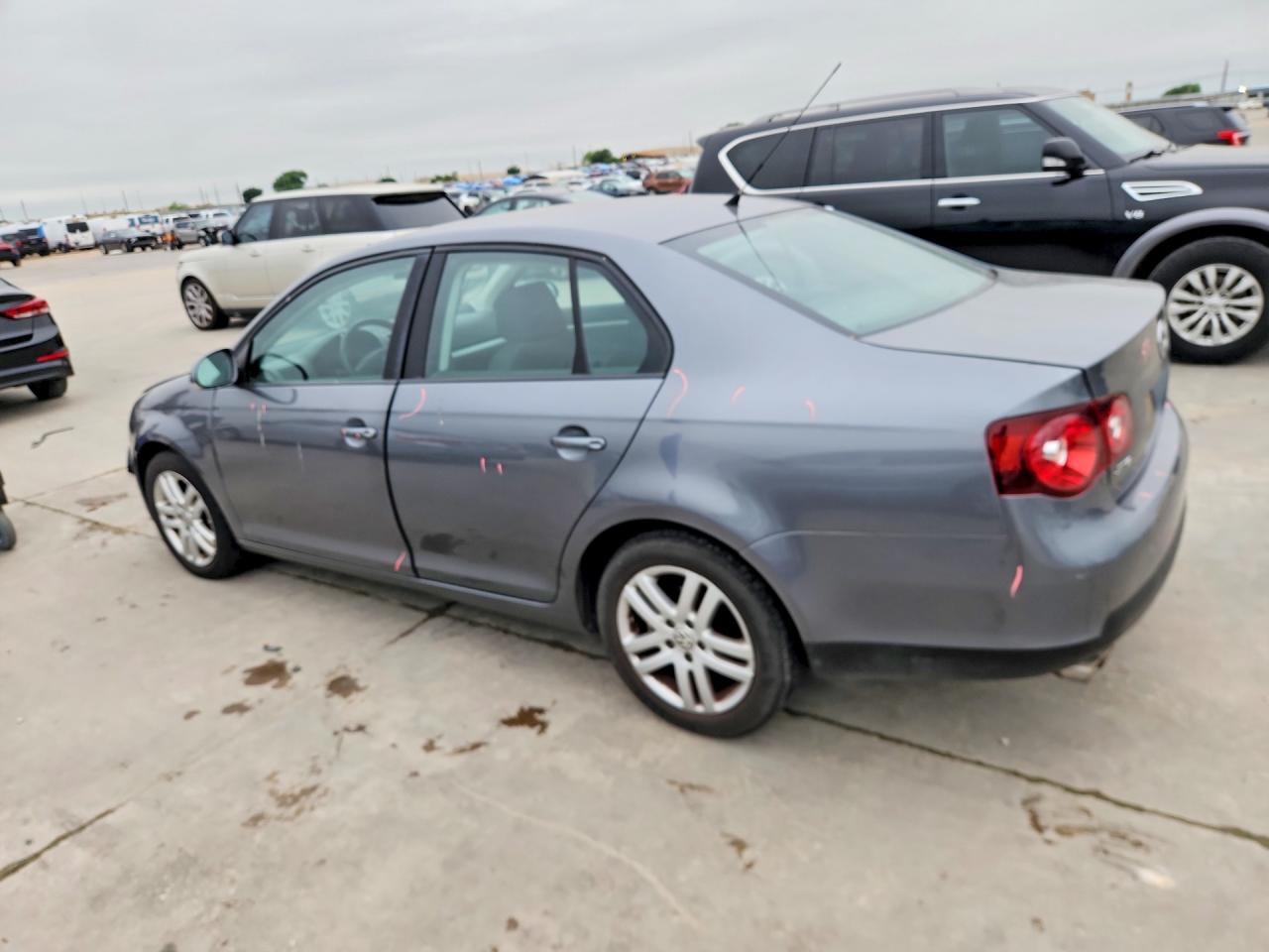 2008 Volkswagen Jetta VIN 3VWJM71K88M151160 photo 2