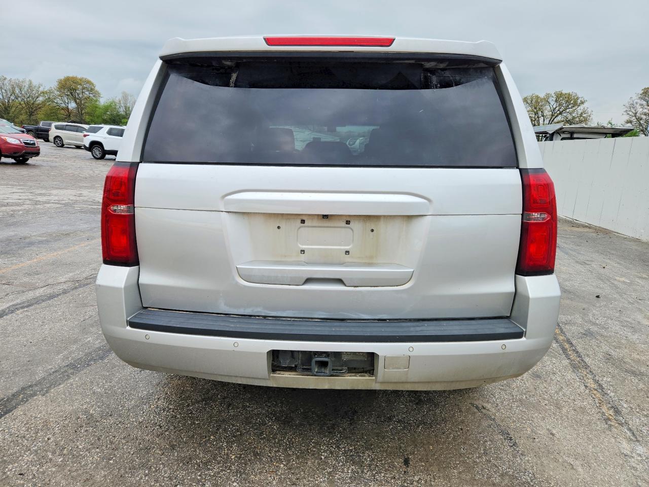 2019 Chevrolet Tahoe VIN 1GNSKDEC6KR362420 photo 6